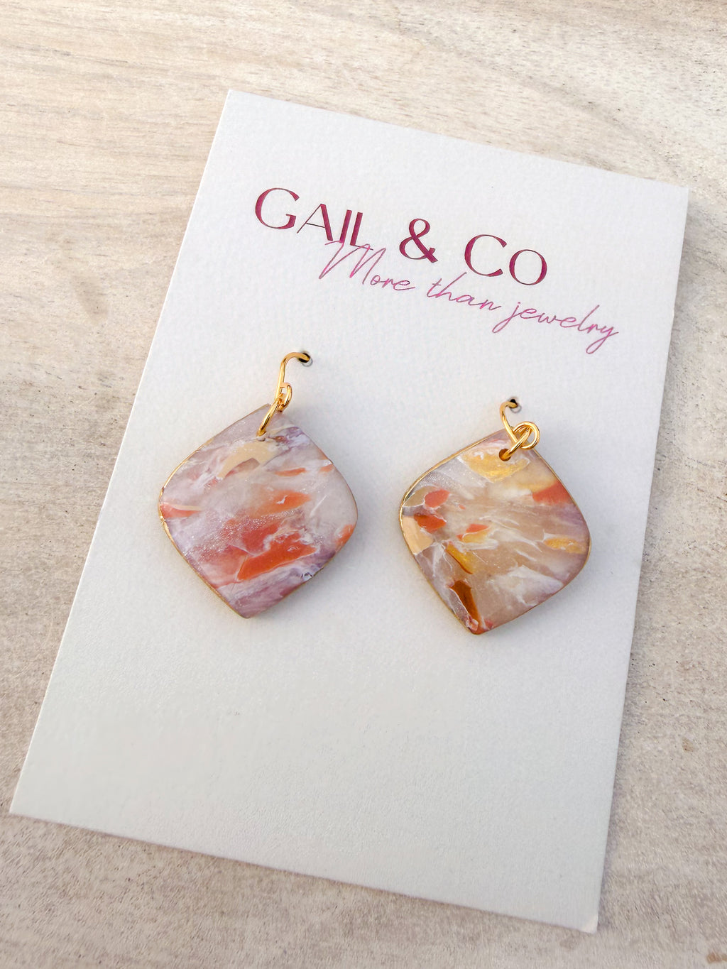 Brown Stone diamond-shaped earrings